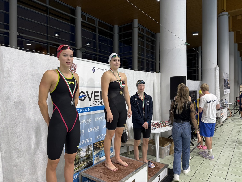 0ECB586A-285A-425D-BFA2-8B19BA8585B5_1_105_c